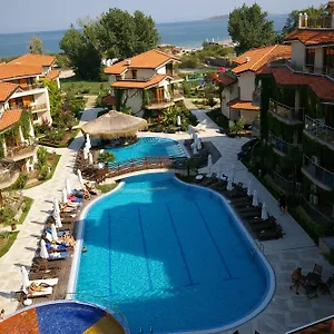 4* Resort Laguna &