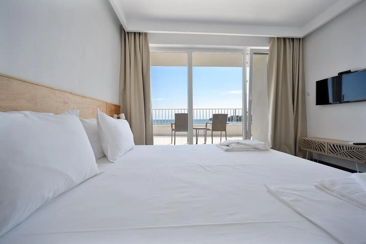 Ji Hotel ソゾポル 3*,