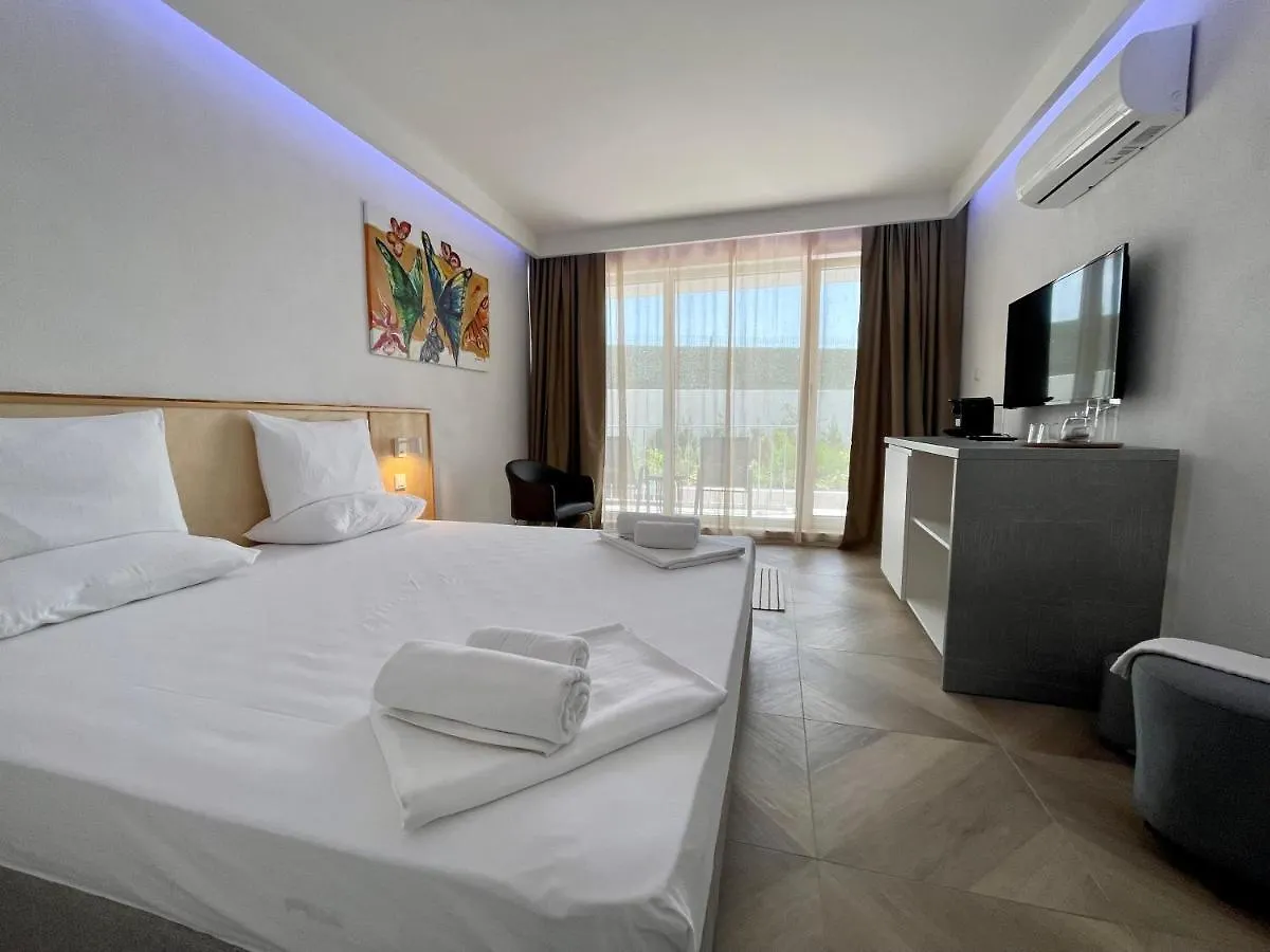 Ji Hotel ソゾポル 3*,